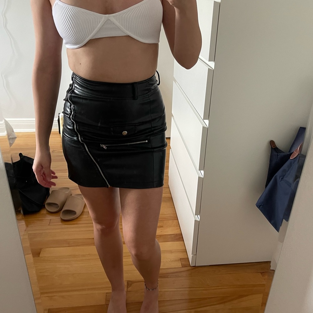 🤍Faux leather biker skirt from Pretty Little Thing
